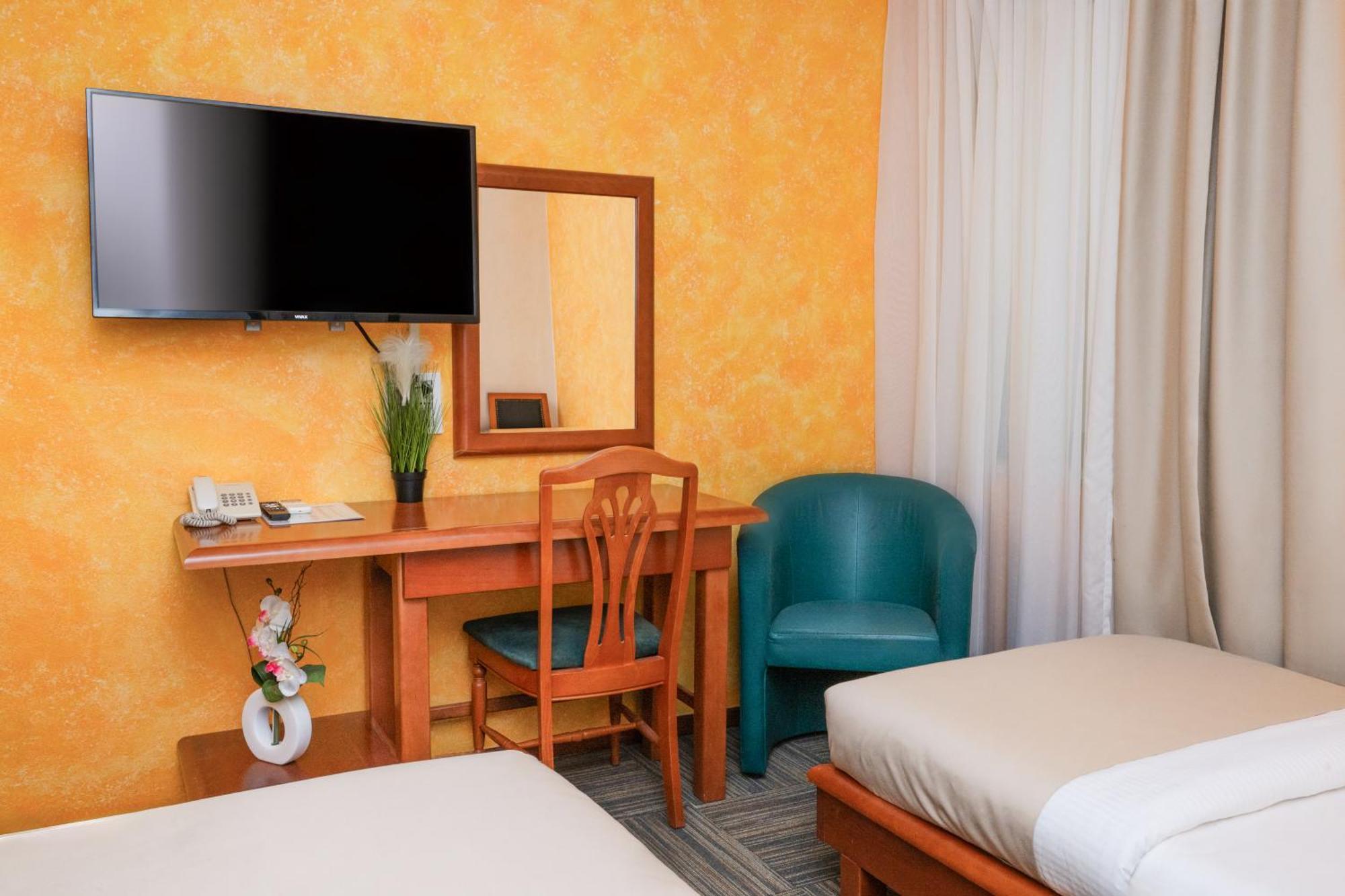 Hotel Kerber Подгорица Экстерьер фото